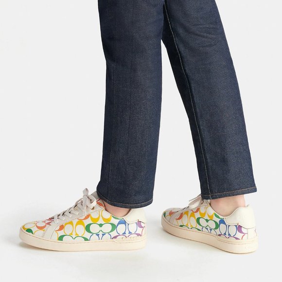 🌈 Coach Clip Low Top Sneaker In Rainbow Signature Canvas - Picture 5 of 16